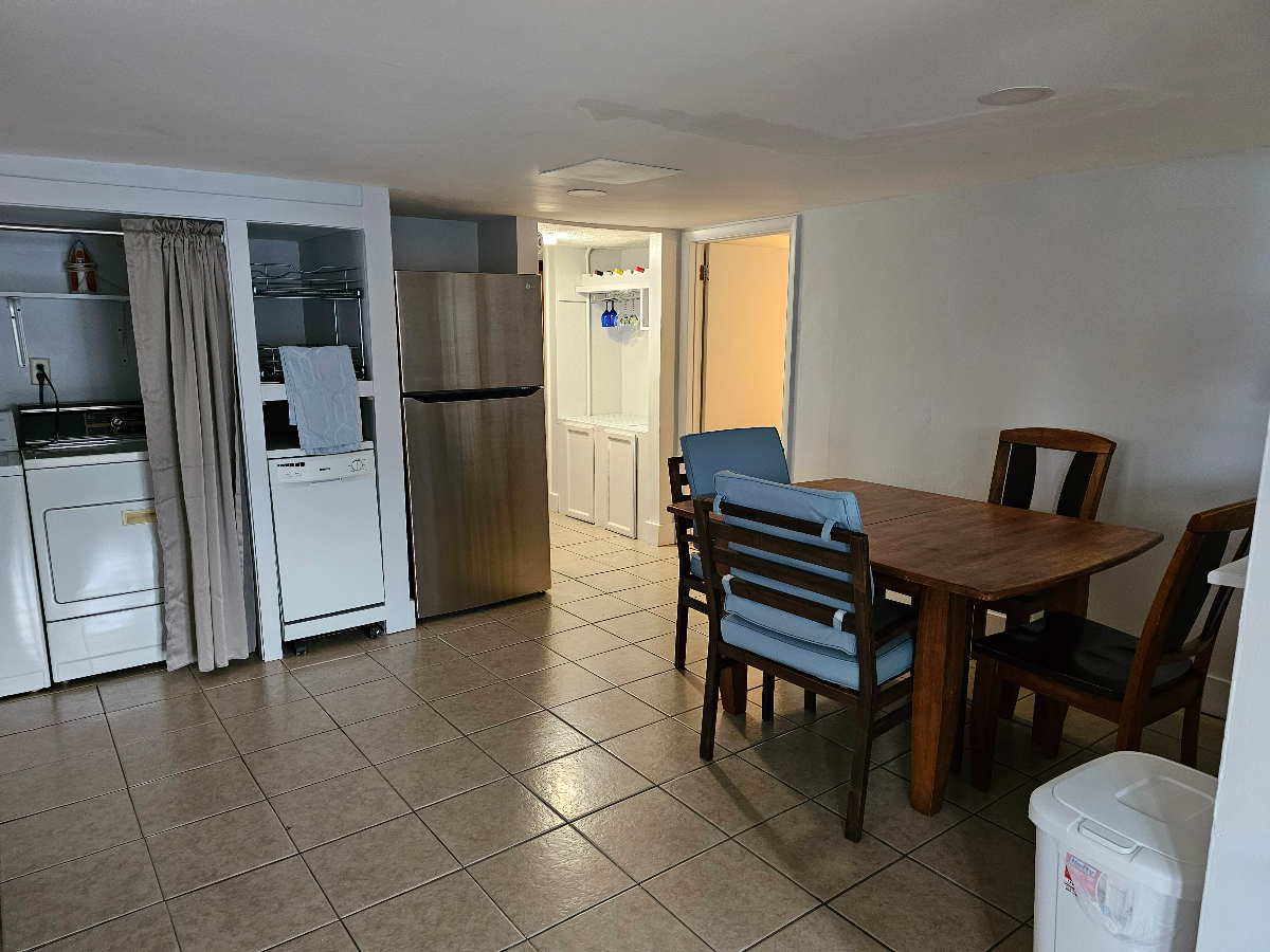 2 bedroom cozy, safe, private apartment - Photo 3