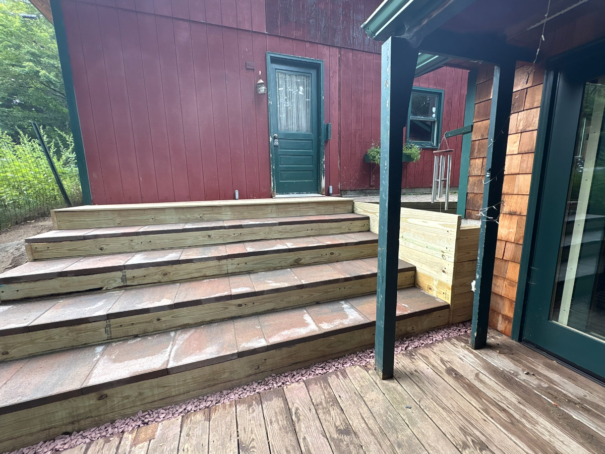 Quiet, Comfortable Home near Saranac Lake with Hot tub - Photo 12
