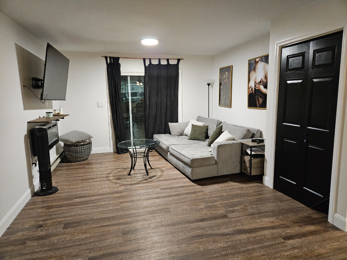 Condo by the beach and downtown - Photo 1