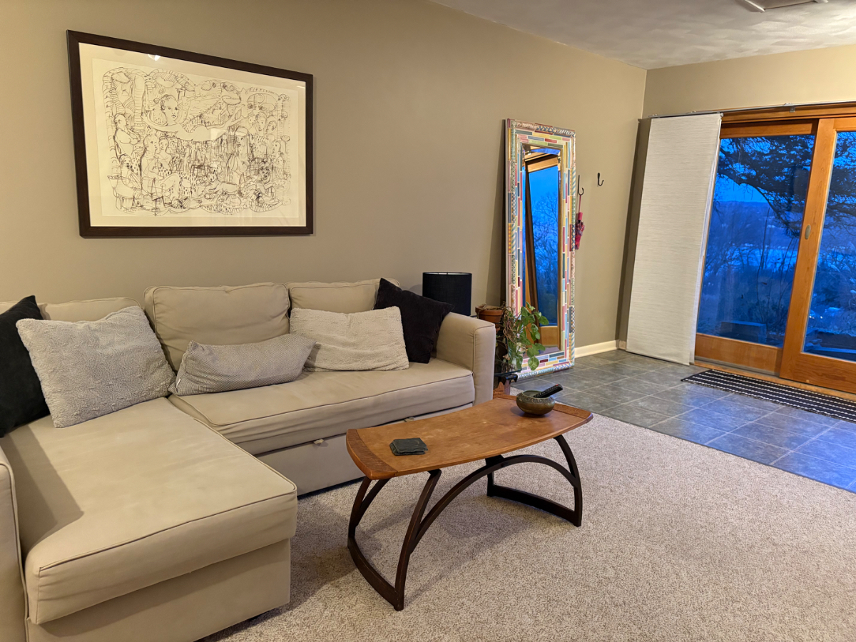 Beautiful, bright studio with lake views - Photo 9