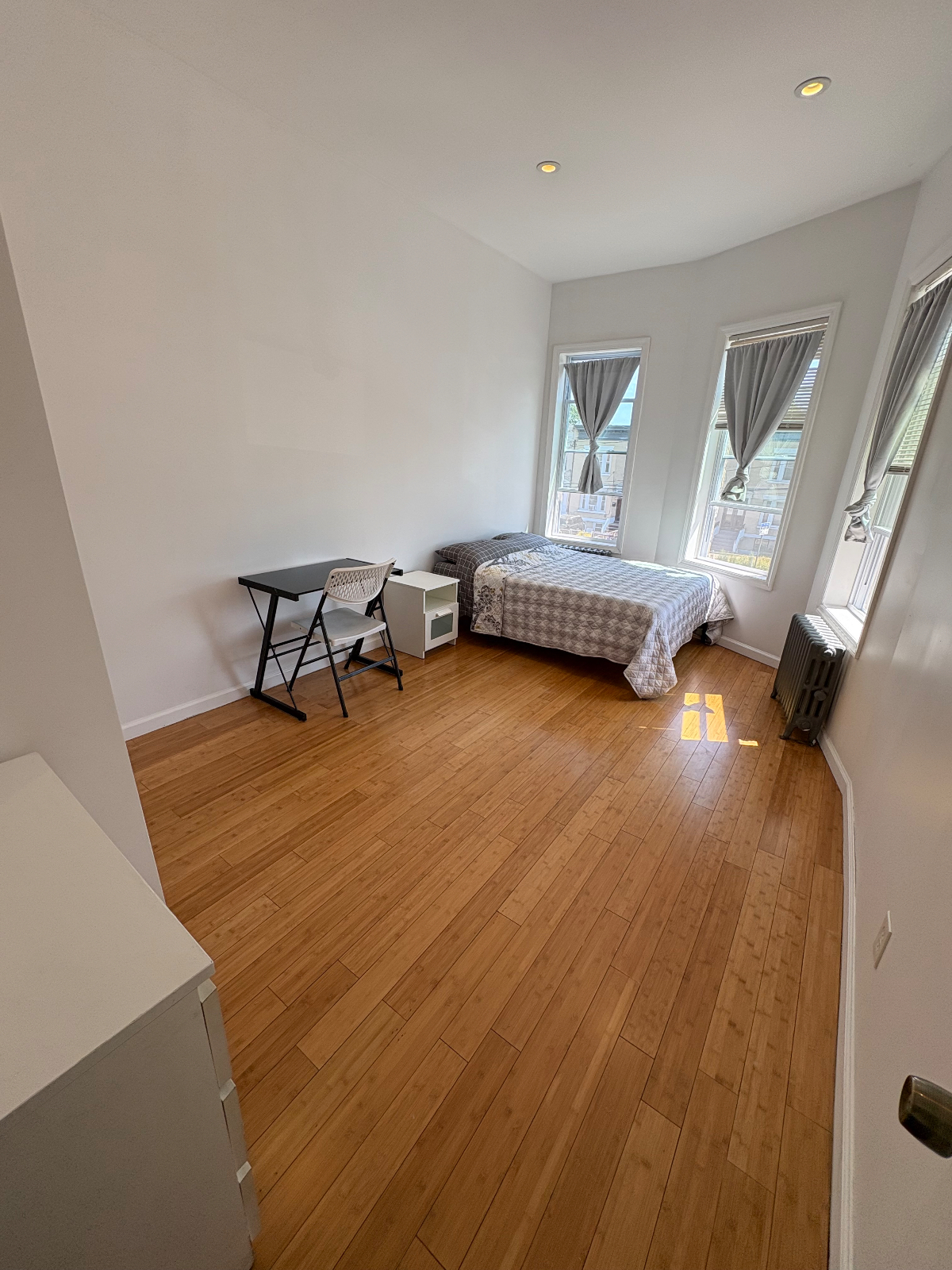 Modern Spacious Brooklyn Brownstone with lots of Natural Sunlight - Photo 1