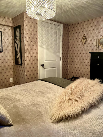Private stylish basement apartment - Photo 2