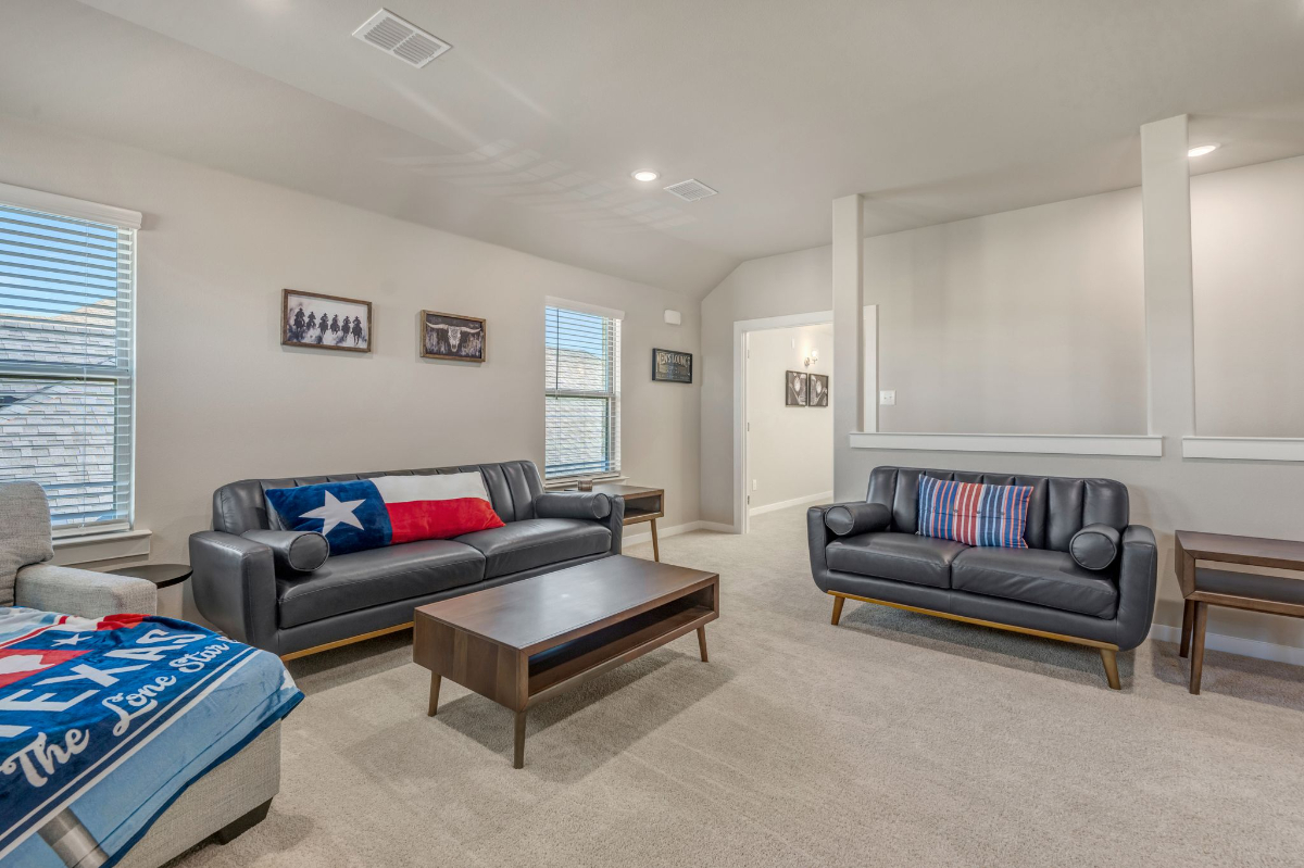4 Bedroom 4 Bath -Main Floor Master/ Office /Pets Welcome- Insurance Rental - Photo 12