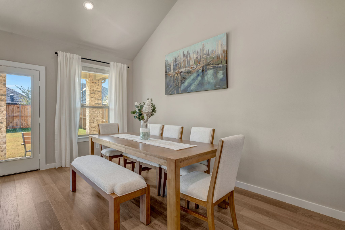 4 Bedroom 4 Bath -Main Floor Master/ Office /Pets Welcome- Insurance Rental - Photo 8