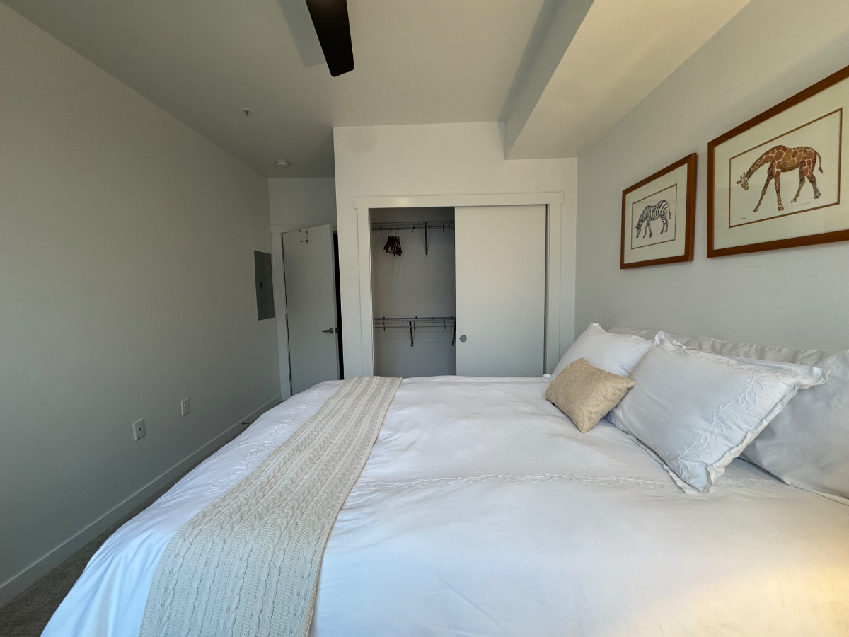 Private Ensuite Room in Modern Luxury Apartment - 2 Miles from Hospital - All Utilities Included - Pet-Friendly - Photo 2