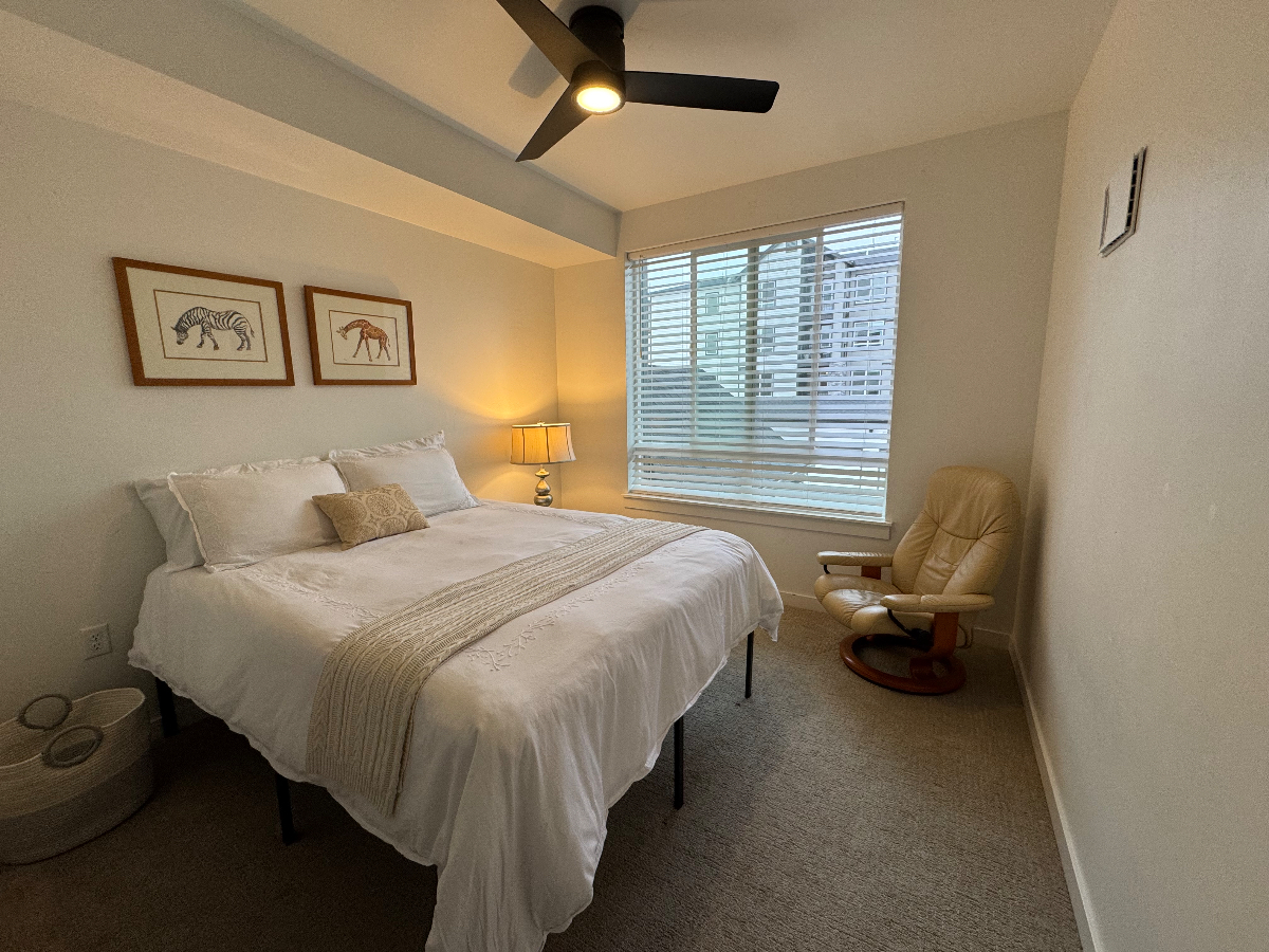 Private Ensuite Room in Modern Luxury Apartment - 2 Miles from Hospital - All Utilities Included - Pet-Friendly - Photo 1