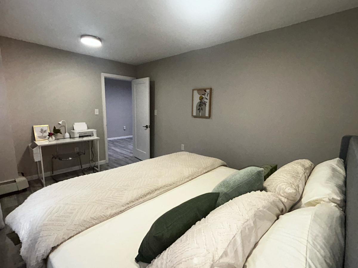 Cozy & newly renovated home Close to Hospitals and 20 Mins to NYC 601 - Photo 4