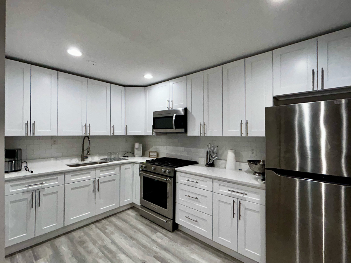 Cozy & newly renovated home Close to Hospitals and 20 Mins to NYC 601 - Photo 6