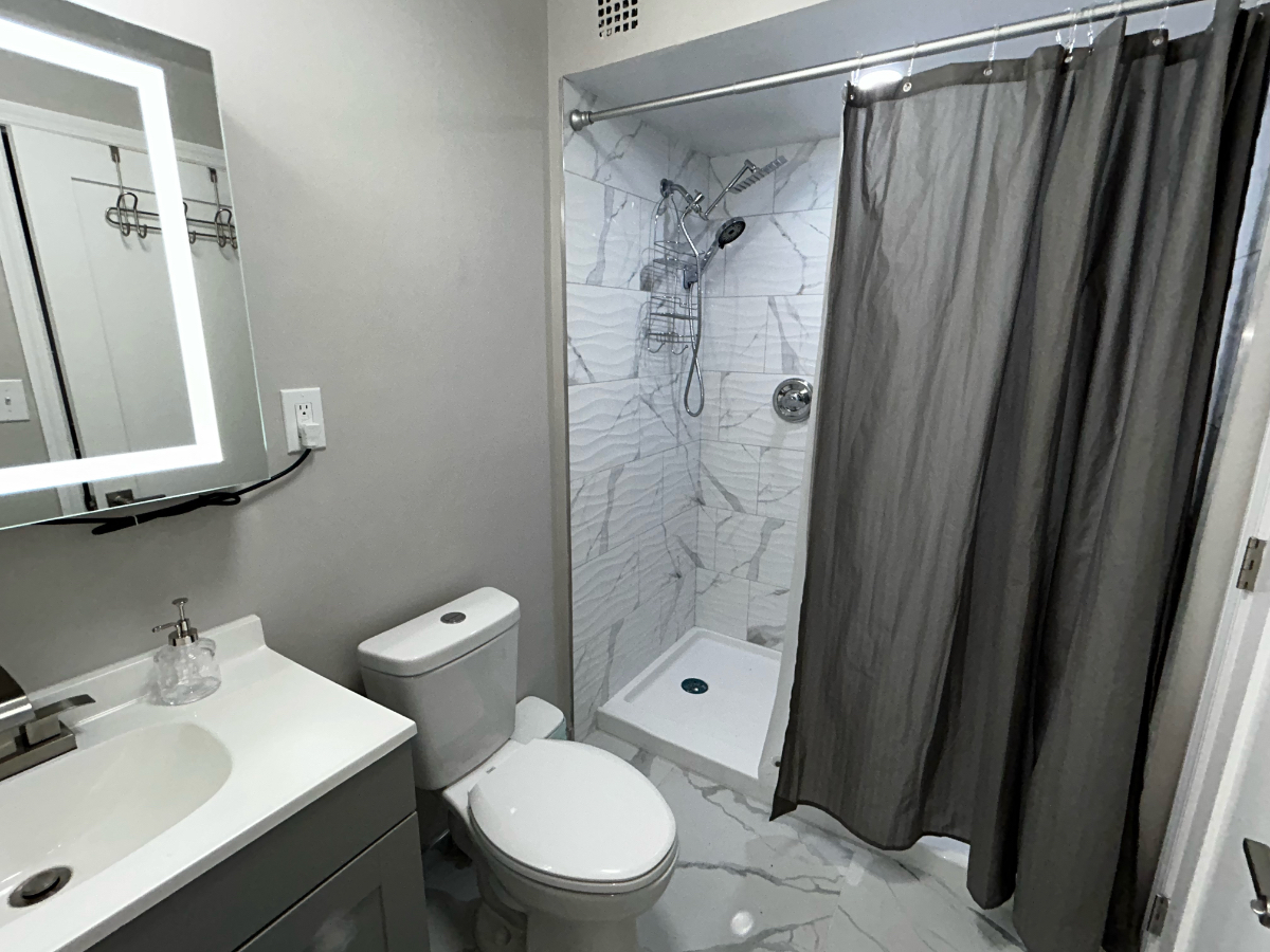 Cozy & newly renovated home Close to Hospitals and 20 Mins to NYC 601 - Photo 7