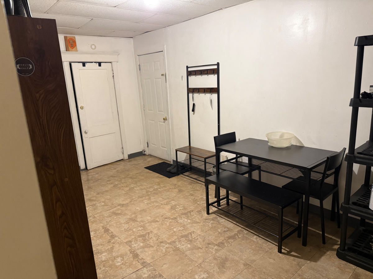 Comfortable Two-Bedroom Apartment with Flexible Living Space - Photo 5
