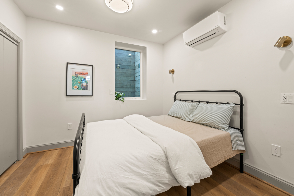 1 Bedroom Apt at Catholic University - Photo 9