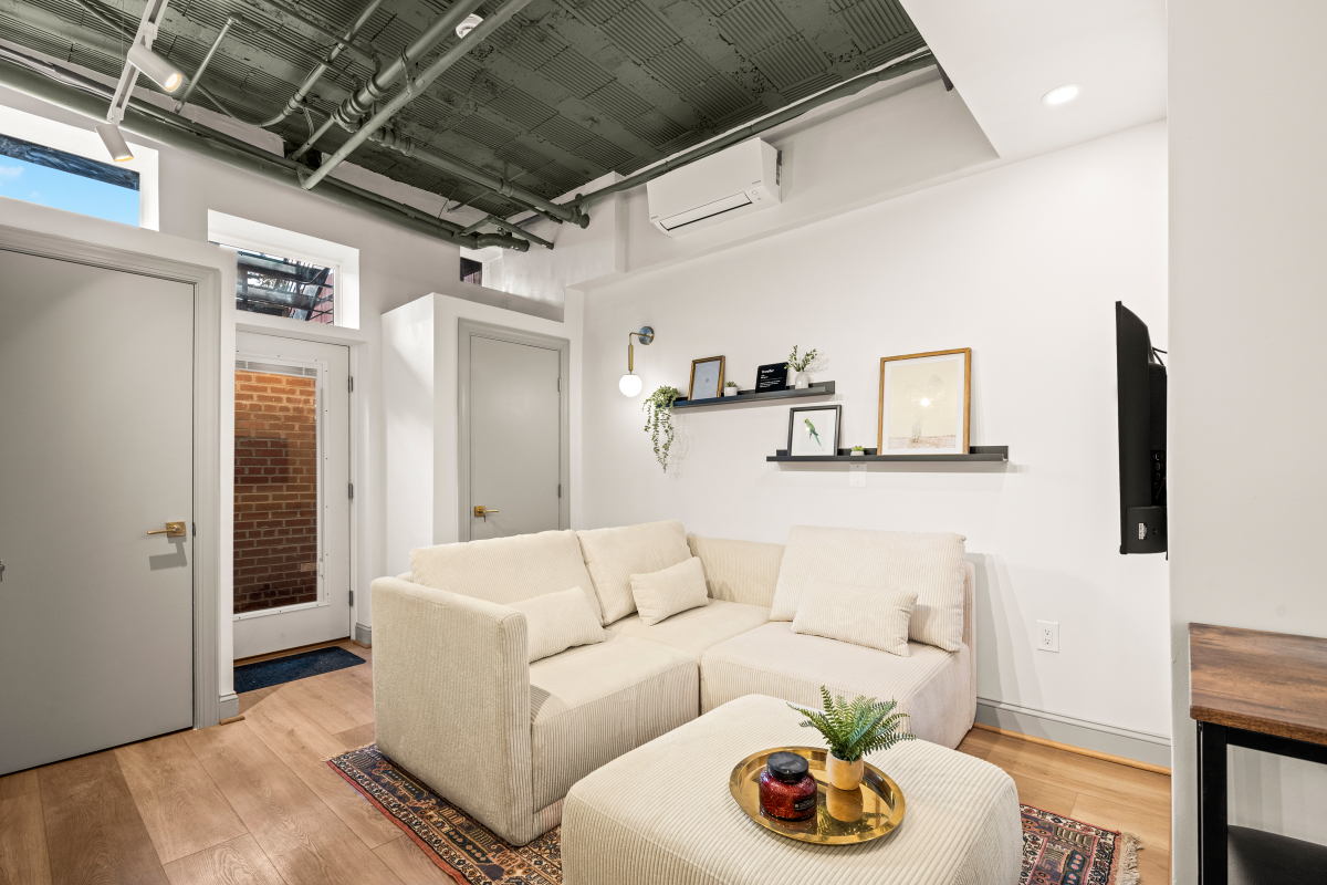 1 Bedroom Apt at Catholic University - Photo 2