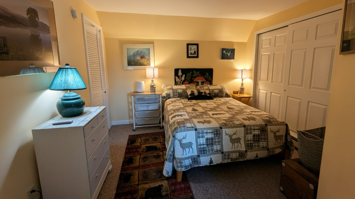 Secluded 1BR apartment on 3 acres of meadows and forest. All utilities included - Photo 2