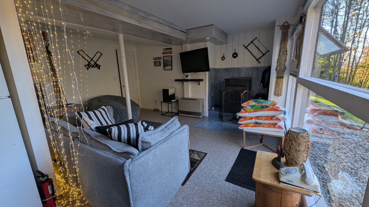 Secluded 1BR apartment on 3 acres of meadows and forest. All utilities included - Photo 5