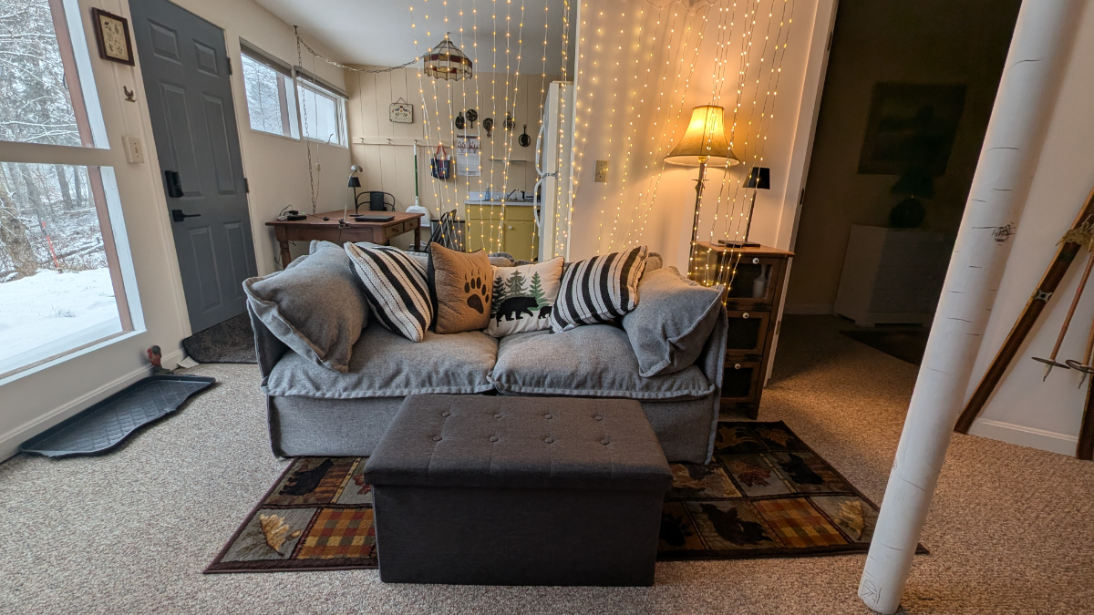 Secluded 1BR apartment on 3 acres of meadows and forest. All utilities included - Photo 4