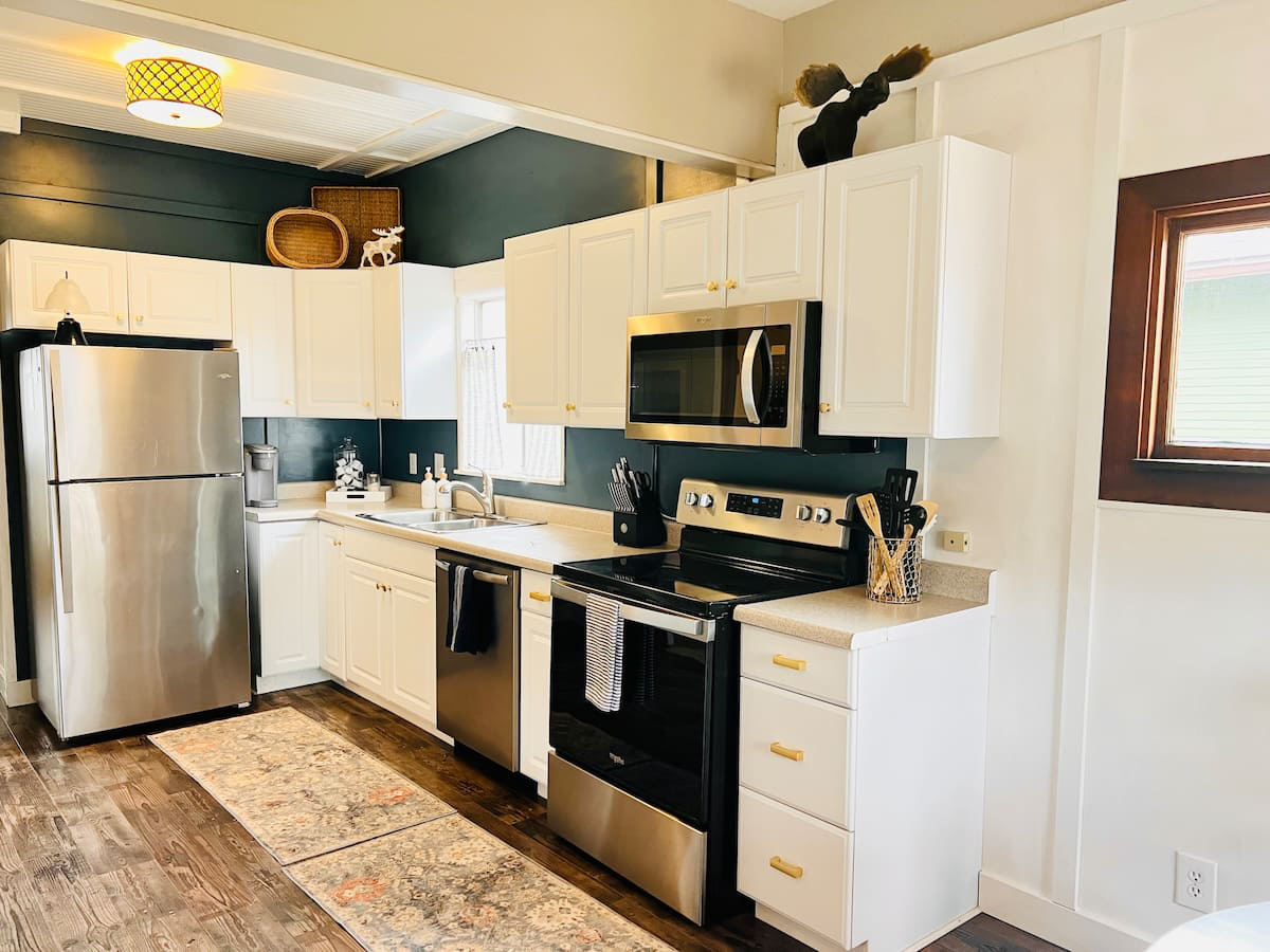 Downtown Bend Cottage - walkable to River, Downtown and Old Mill - Photo 2