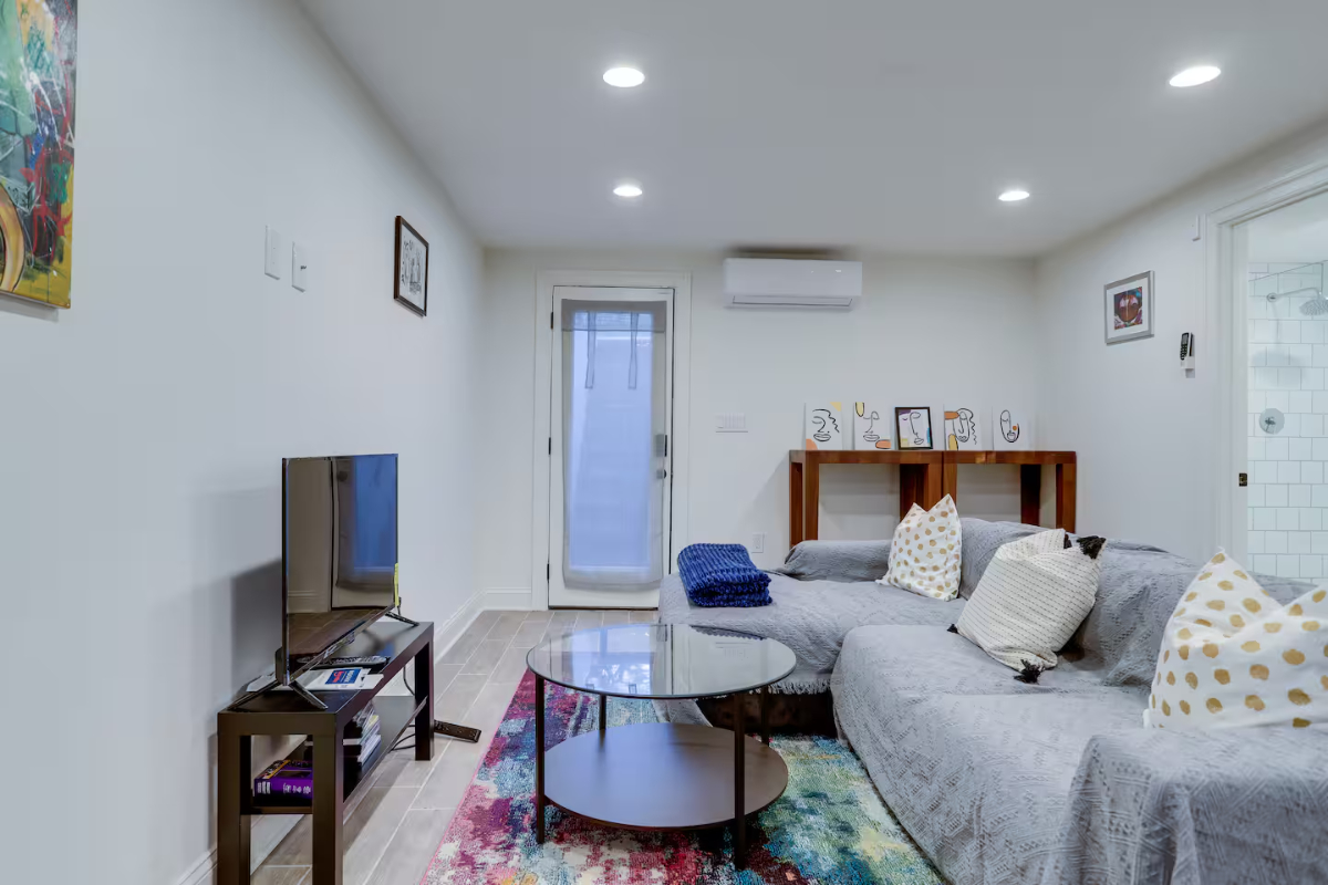 Modern 1-Bedroom Basement Apartment with Updated Interiors and Easy Access to DC, Maryland & Norther - Photo 4
