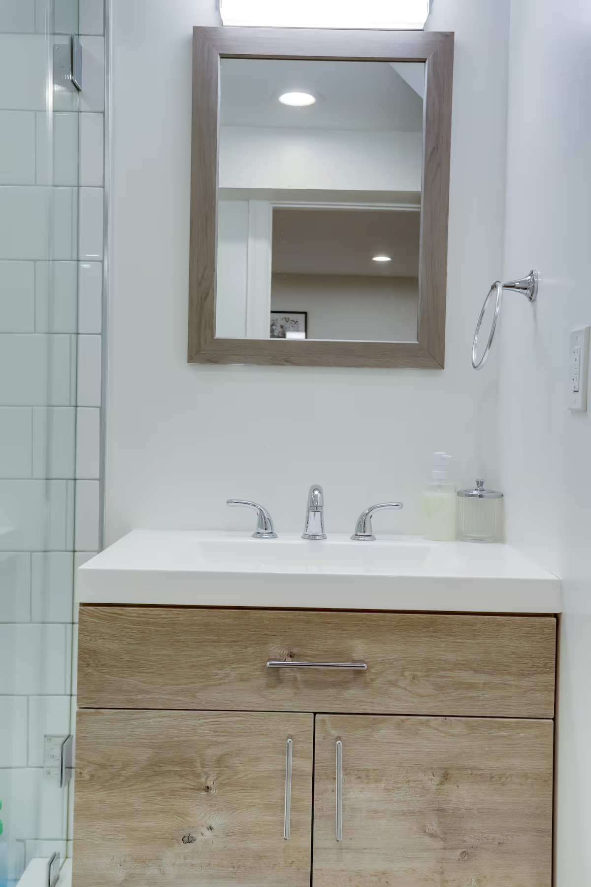 Modern 1-Bedroom Basement Apartment with Updated Interiors and Easy Access to DC, Maryland & Norther - Photo 8