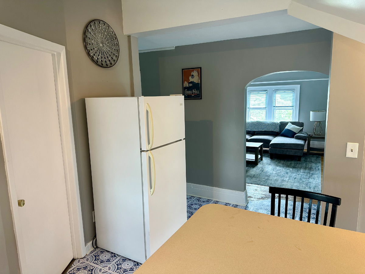 1 Bed/1 Bath Full Apartment in Park Ave - Photo 2