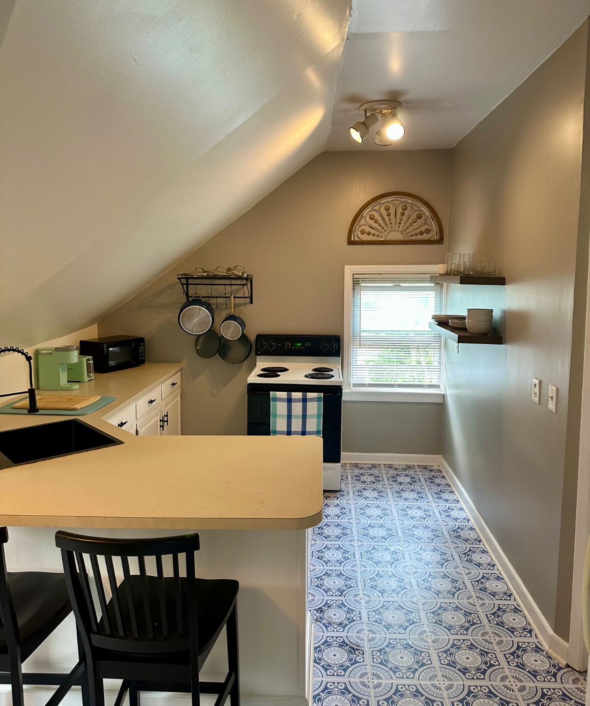 1 Bed/1 Bath Full Apartment in Park Ave - Photo 5