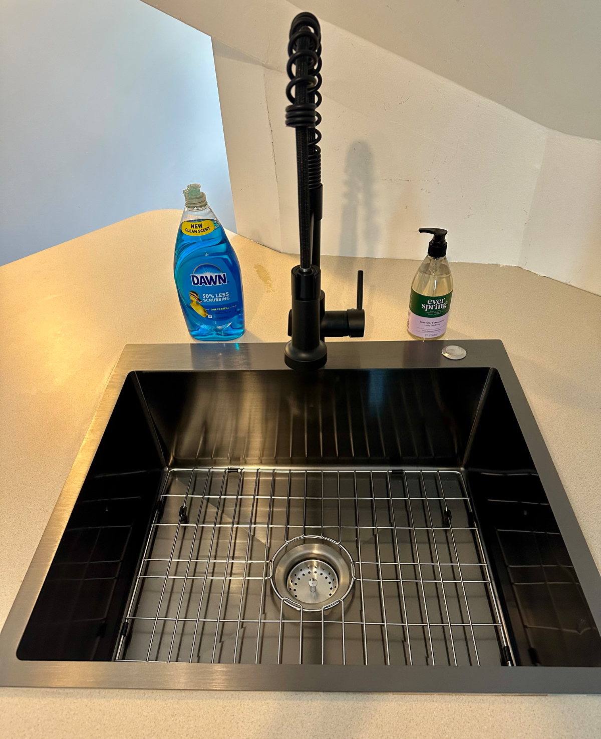 1 Bed/1 Bath Full Apartment in Park Ave - Photo 4