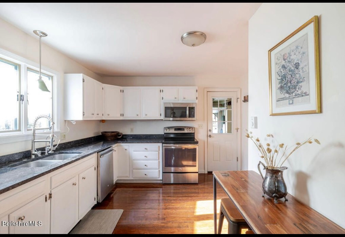 Austerlitz Home Near the Berkshires - Photo 1