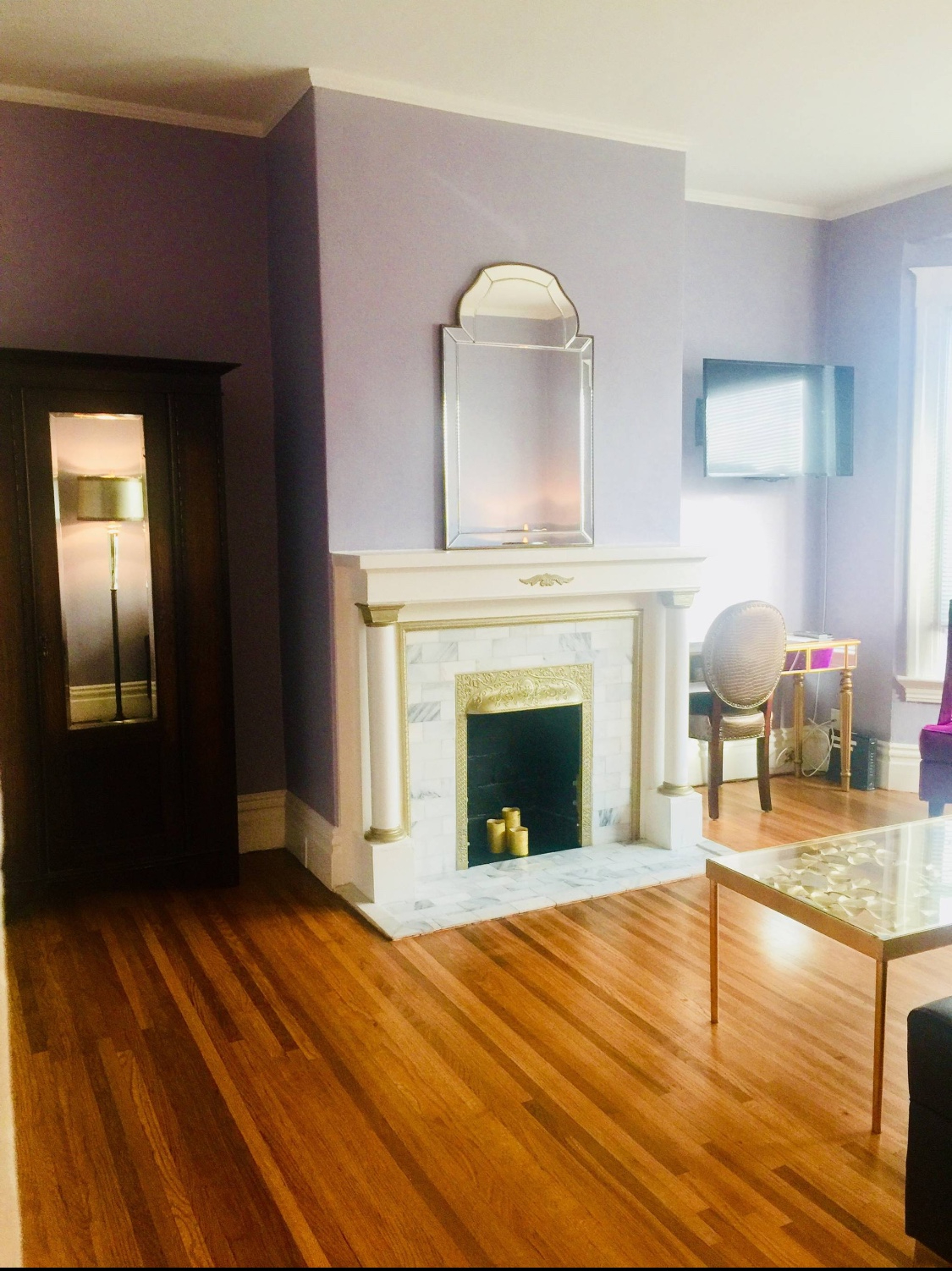 2 Level Huge Flat (3BD and Office), W/D, DW, SS App, Fireplace, Wood Floors - Photo 2