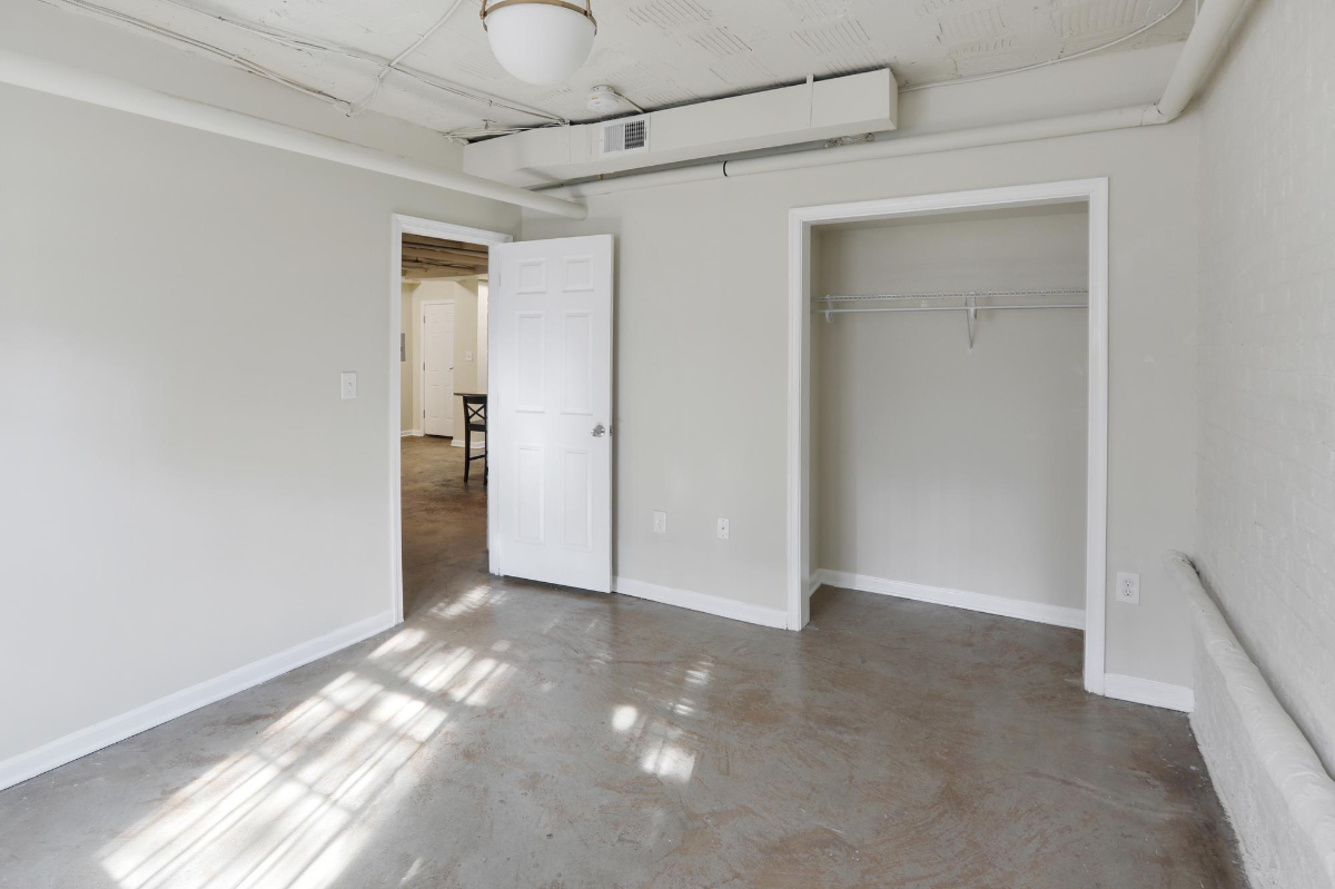 Private Bedroom in Dupont Circle 913 E - Photo 1