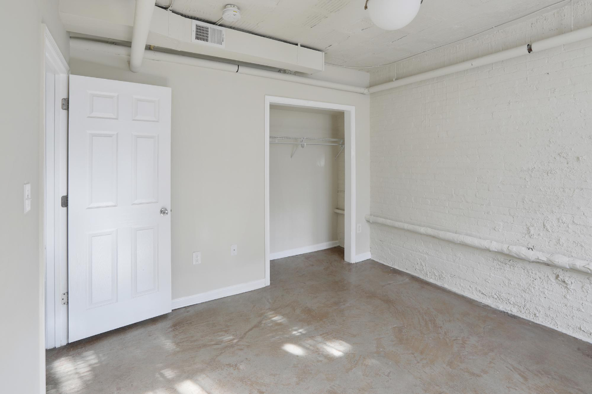 Private Bedroom in Dupont Circle 913 E - Photo 2