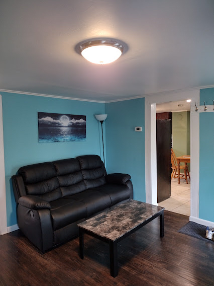 A Home Away - Photo 4