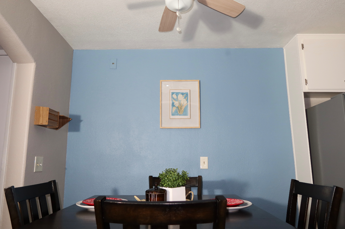 Cozy Gated 2BD/2BA with Pool, Jacuzzi, Gym & Secure Parking in Central San Diego - Photo 6