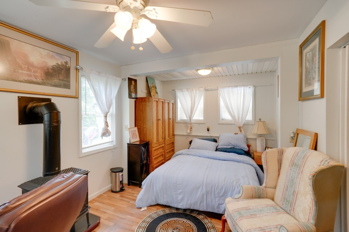 Furnished 1-Bedroom Apartment Near St. Peter & Alb Med hospital (Albany) - Photo 5