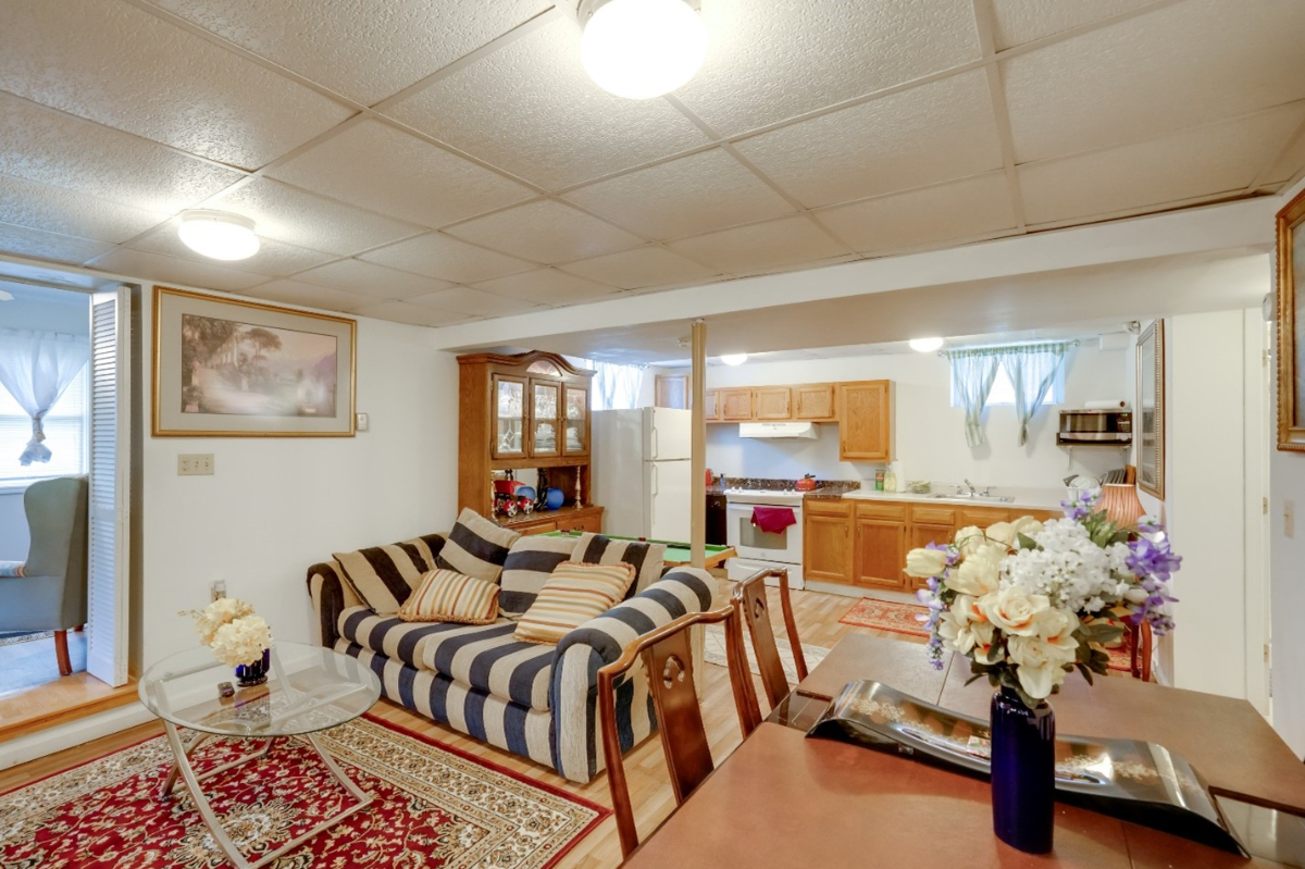 Furnished 1-Bedroom Apartment Near St. Peter & Alb Med hospital (Albany) - Photo 11