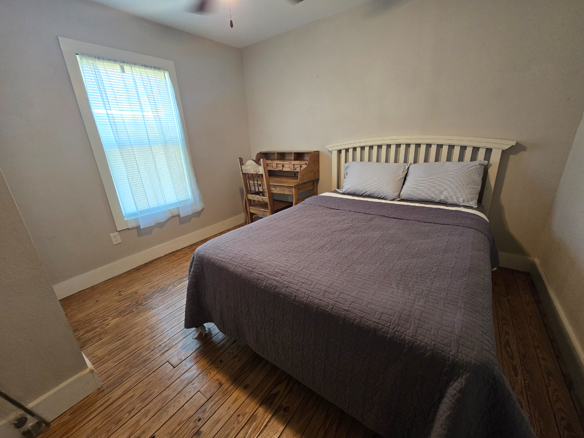 Comfy Casita with Character - Photo 2