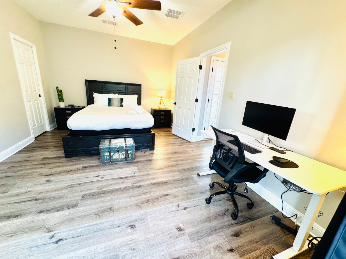 Chic East Austin Home Unit A - Photo 12