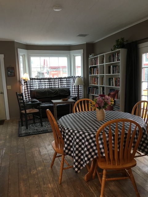 Magical Riverside property With Deck View of River, Modern Kitchen, and Easy Parking - Photo 4