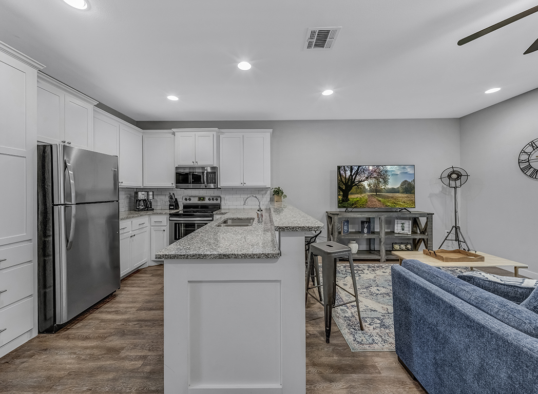 Stylish Furnished Townhome All Utilities Included Great Location - Photo 6