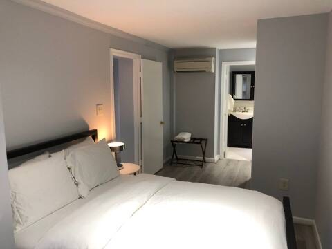 Spacious Englsih Basement - Photo 4