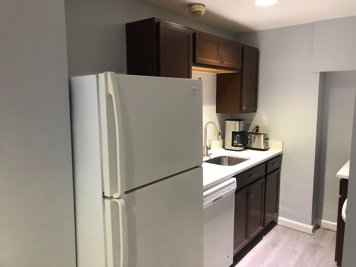 Spacious Englsih Basement - Photo 6