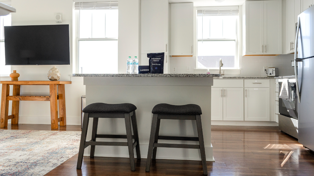 Landing Furnished Apartments at Hickory Cottages - - Photo 6