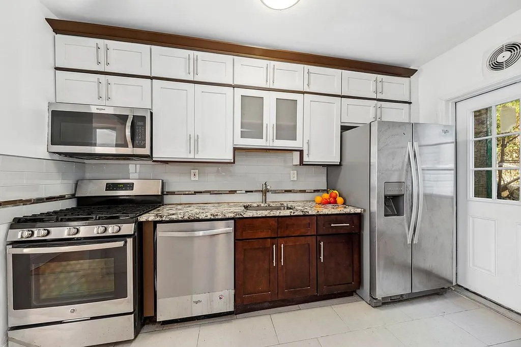 ROOMS - CHARMING HOUSE IN MARBLE HILL, TIP OF MANHATTAN - Photo 2