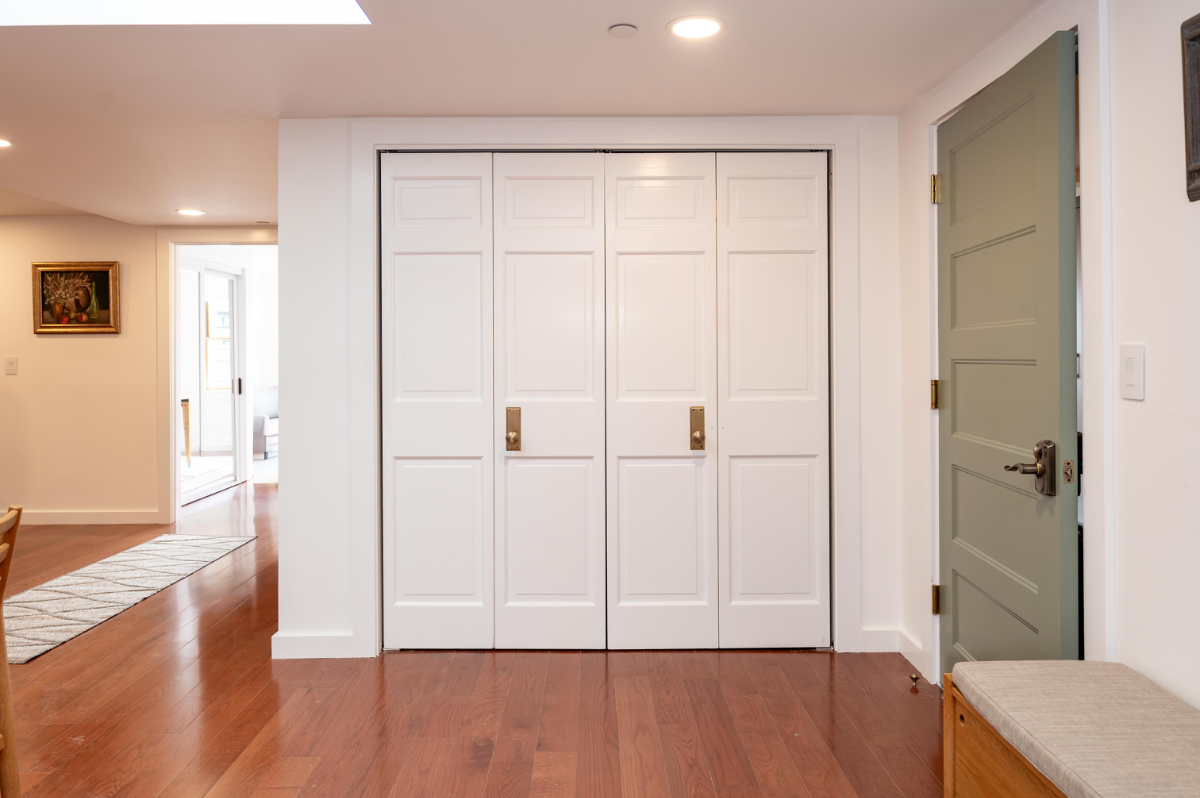 Huge Light-Filled 2-bed Downtown Apartment - Photo 4