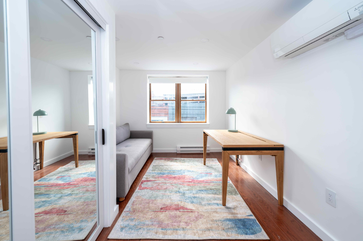 Huge Light-Filled 2-bed Downtown Apartment - Photo 5