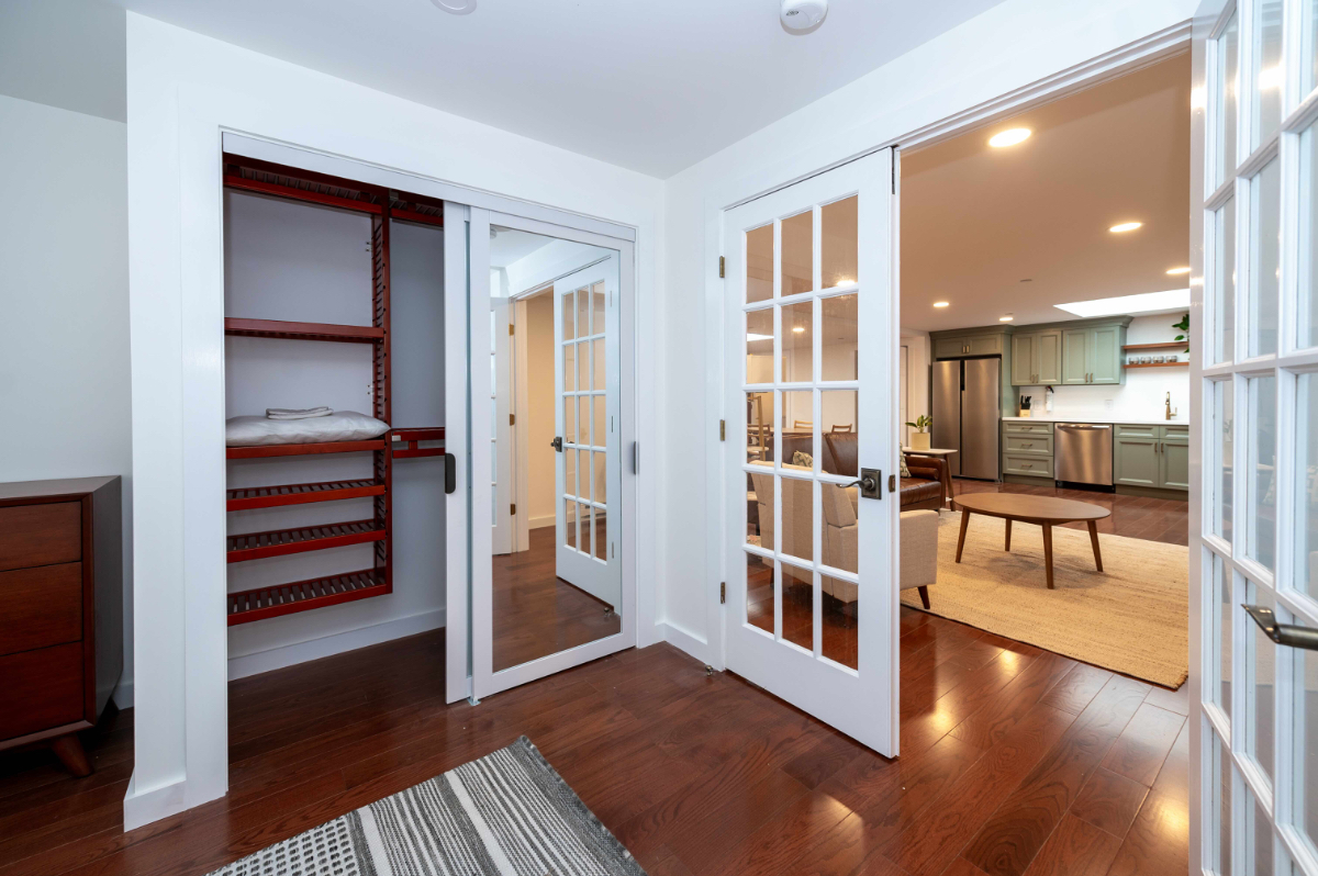 Huge Light-Filled 2-bed Downtown Apartment - Photo 7