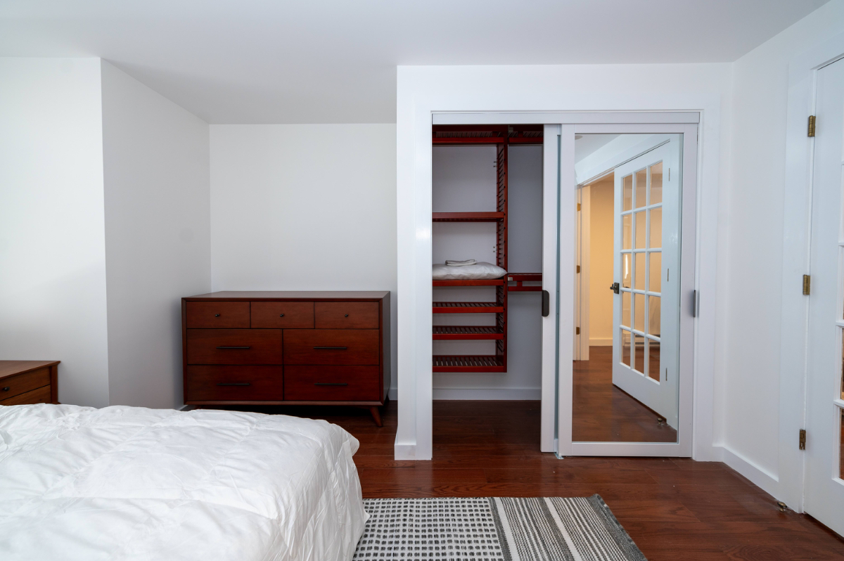 Huge Light-Filled 2-bed Downtown Apartment - Photo 11