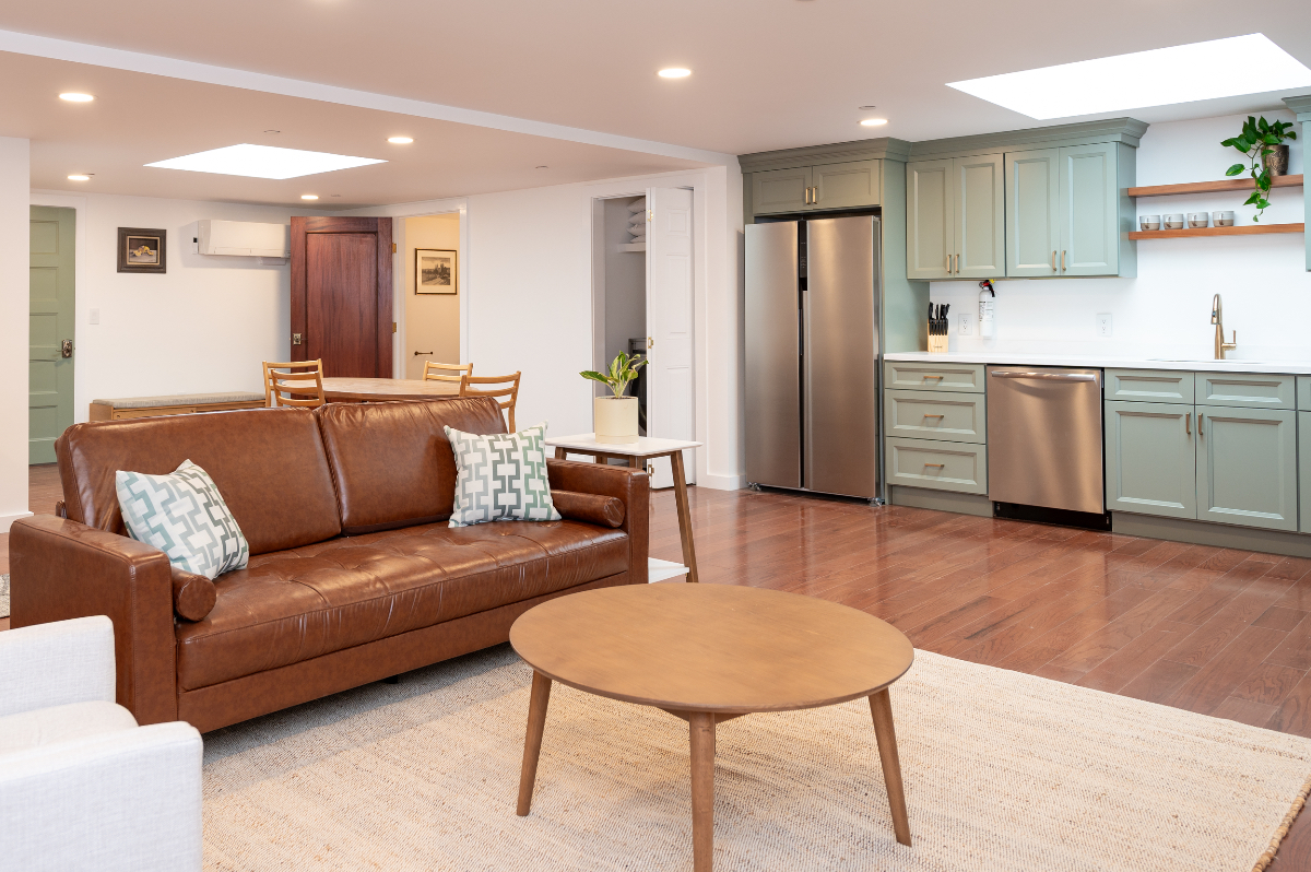 Huge Light-Filled 2-bed Downtown Apartment - Photo 12