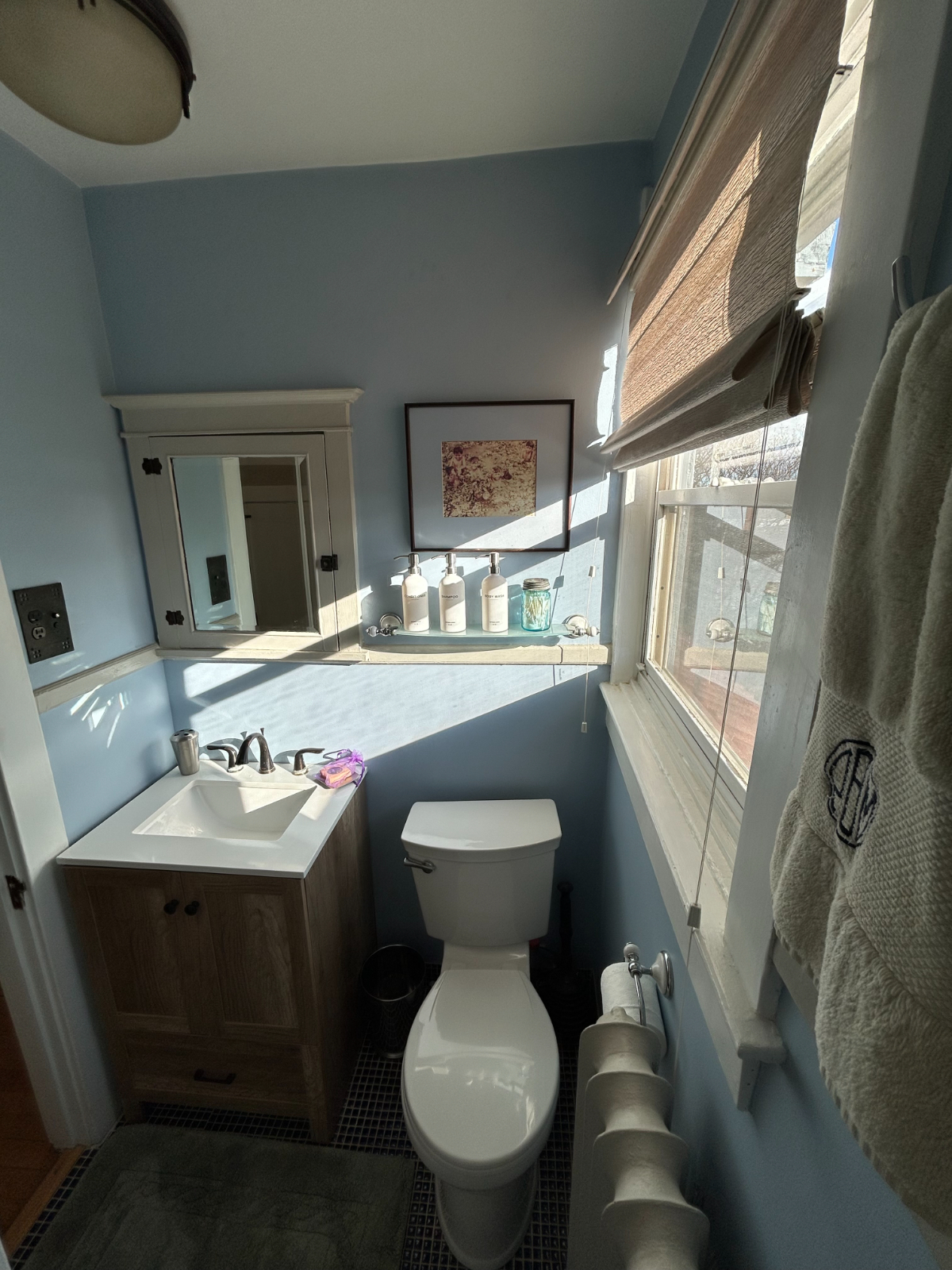 Bright Quiet Room and Kitchenette in Arts and Crafts Home-Near Hospitals and Rock Creek Park - Photo 10