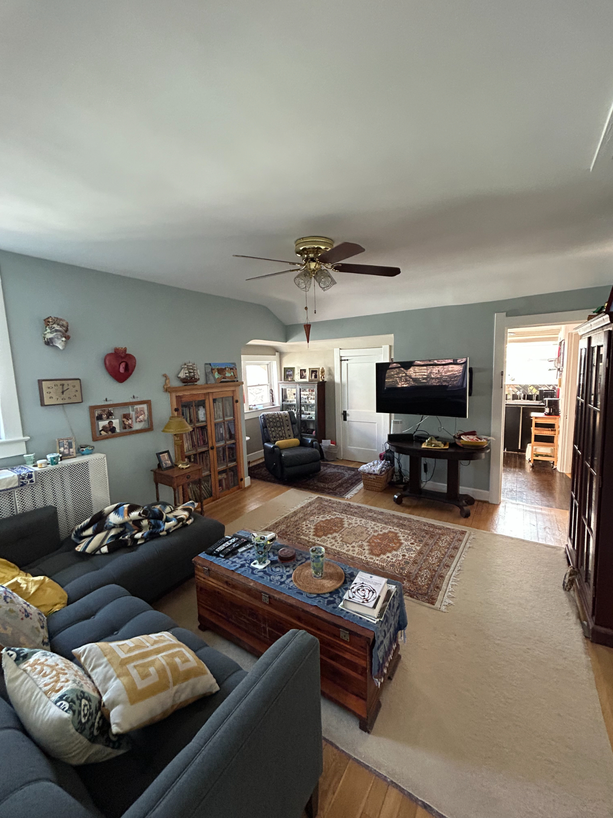Bright Quiet Room and Kitchenette in Arts and Crafts Home-Near Hospitals and Rock Creek Park - Photo 4
