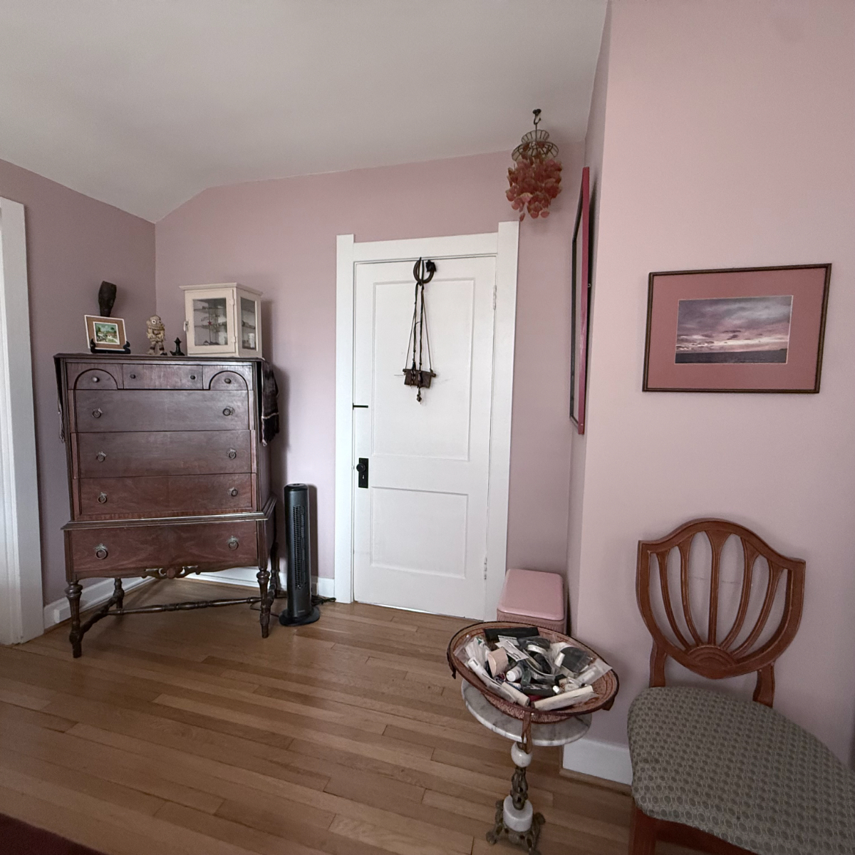 Bright Quiet Room and Kitchenette in Arts and Crafts Home-Near Hospitals and Rock Creek Park - Photo 12