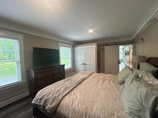 Spacious and Sunny 1 bedroom - Photo 5